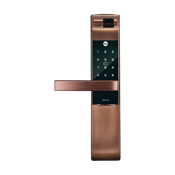 YALE YDM7116A 電子鎖正面，古銅色拉絲金屬機身，上方指紋感應區、觸控數字鍵盤與卡片感應區，水平把手